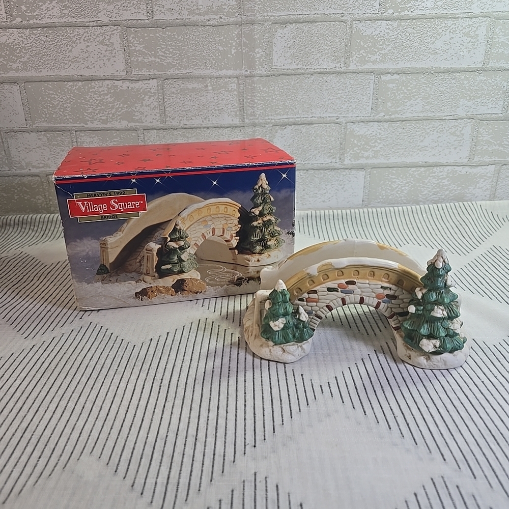 1992 Mervyn’s Village Square Stone Bridge Christmas Snow Porcelain w/ Box